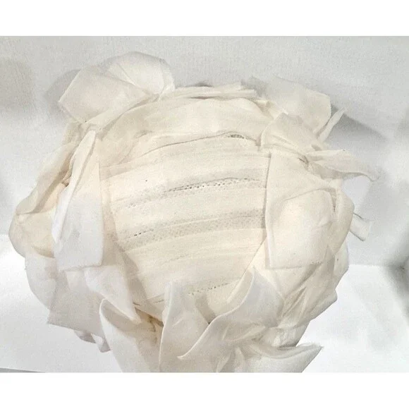 Vintage 1960s Union Made Cream Pillbox Hat Floral Petal Cocktail Church Derby - Picture 6 of 13